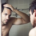 5 solutions pour réduire la chute des cheveux chez les hommes